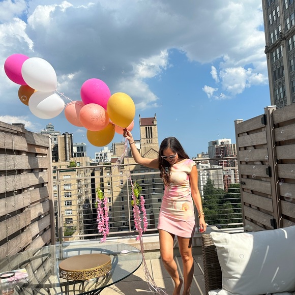 Ted Baker short pink dress with white flowers. Size 0 (fits like a US size 2) - Picture 1 of 3